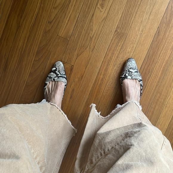 Snakeskin Pattern Flats - Picture 9 of 9